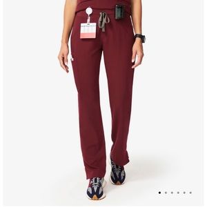 FIGS Yola cargo scrub pants burgundy size XS